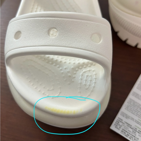 CROCS Unisex Classic Mega Crush Platform WHITE Platform Sandals Size: M4/W6 - Picture 15 of 16